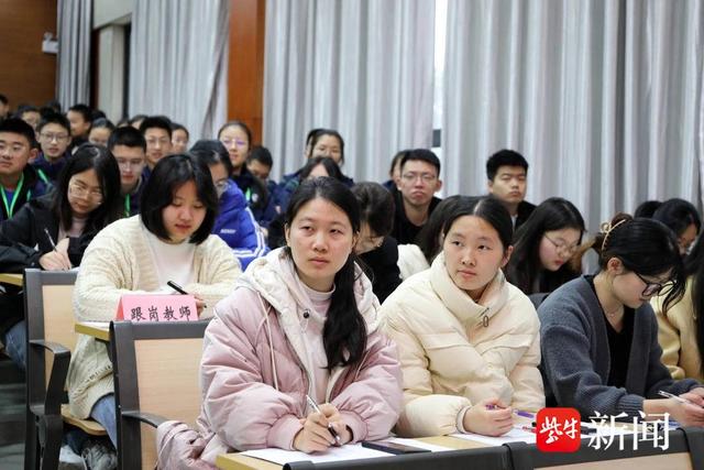 "全国劳模雷雨田走进苏州市相城区春申中学,勉励学子多实践,多劳动