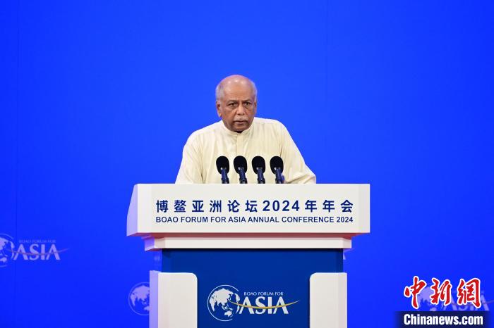 3月28日，博鳌亚洲论坛2024年年会开幕式在海南博鳌举行。斯里兰卡总理古纳瓦德纳在开幕式上致辞。　中新社记者 田雨昊 摄