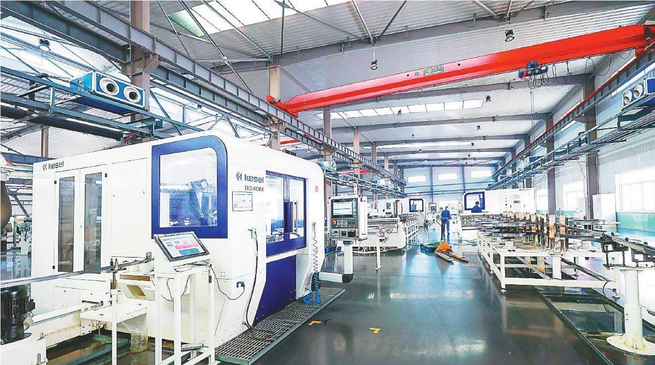 中国移动辽宁公司与本溪工具厂合作，利用5G机器视觉对产品进行质检。