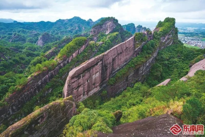 龙岩冠豸山景区图片