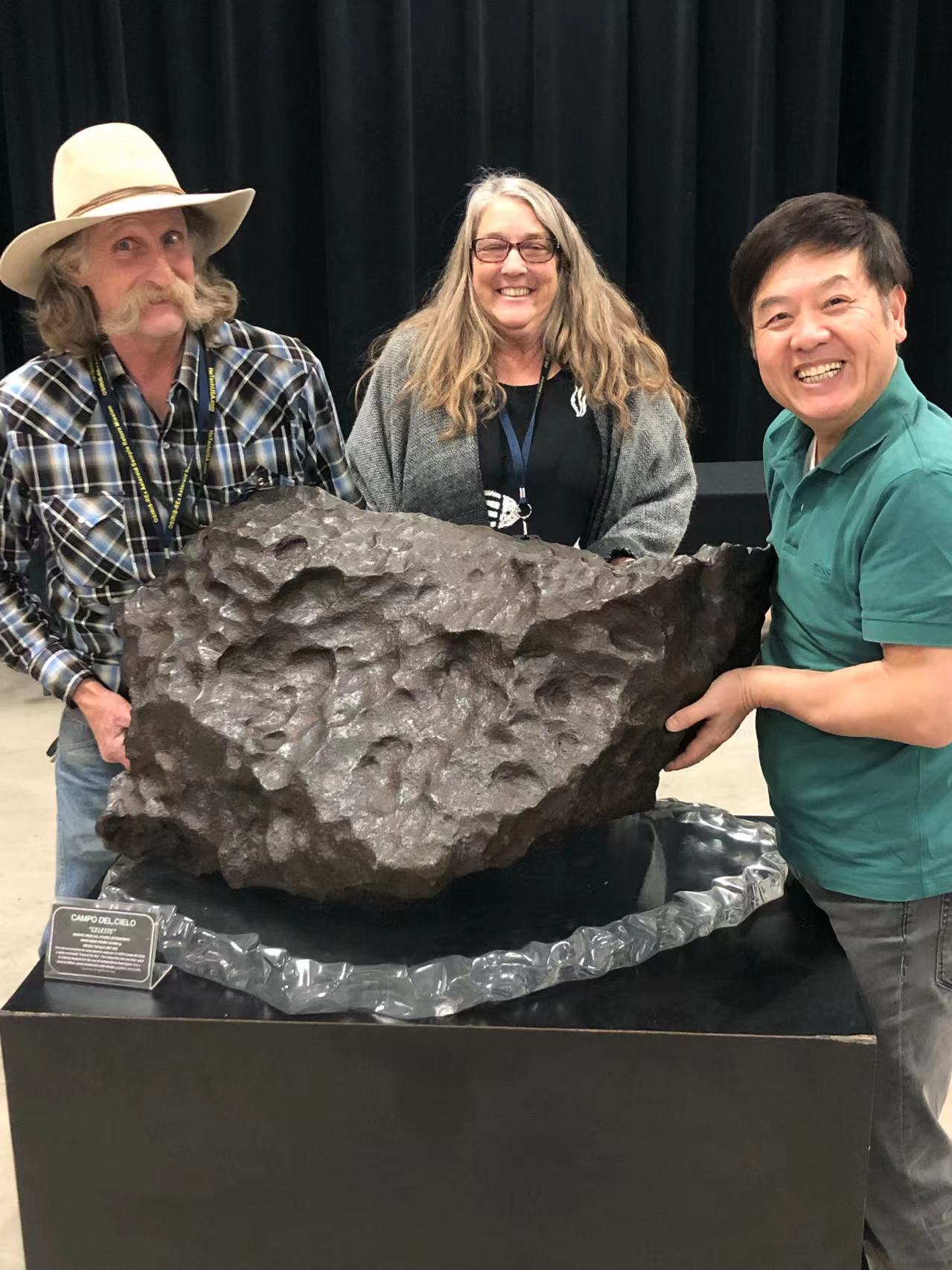 阿根廷铁陨石,600多公斤.