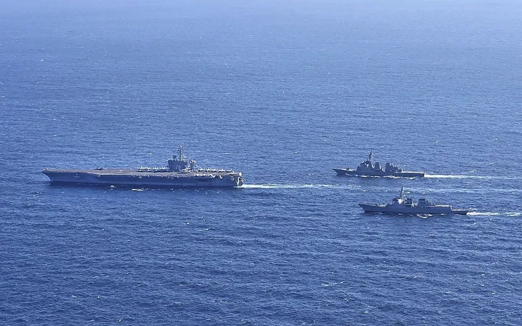 1月17日，美国、日本和韩国举行海上联合军演（来源：央视今日关注）