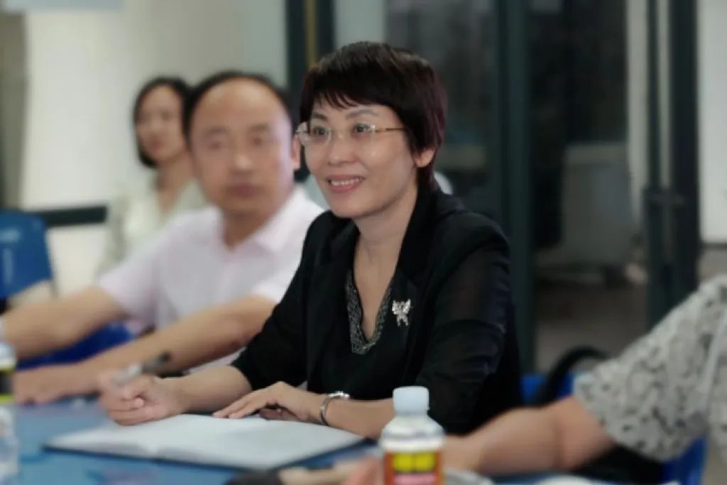 海南软件职业技术学院党委书记陈晖阳深入"一站式"学生社区,与青年