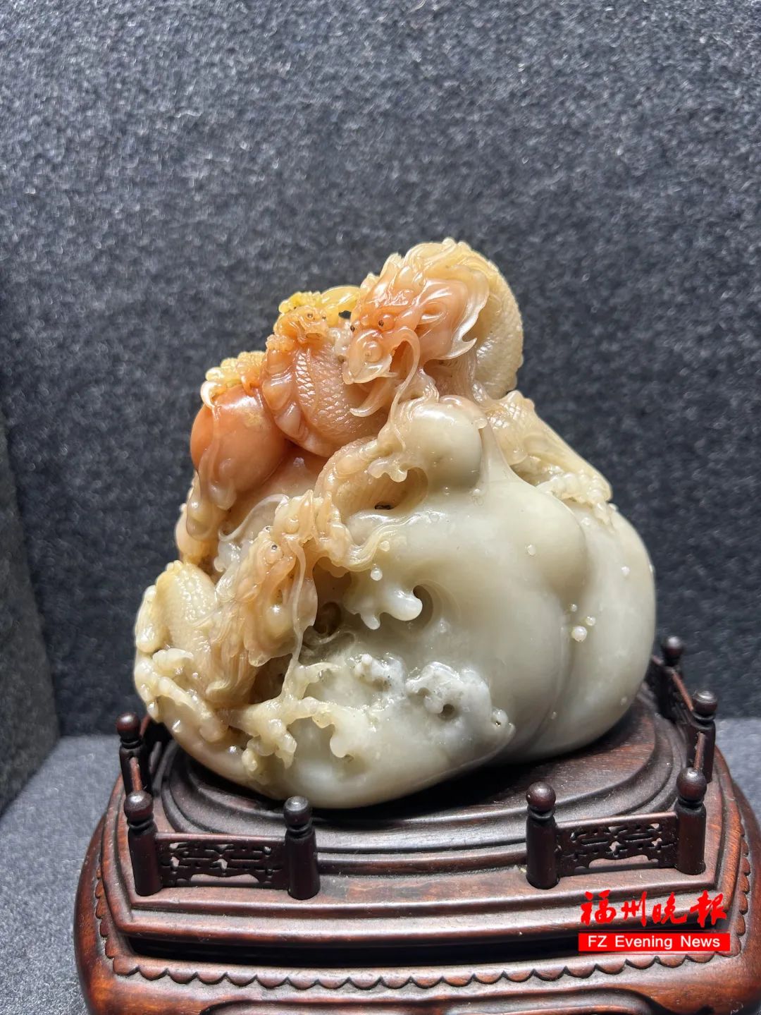 十余件作品被中国美术馆,中国工艺美术馆,福建省工艺珍品馆等机构收藏