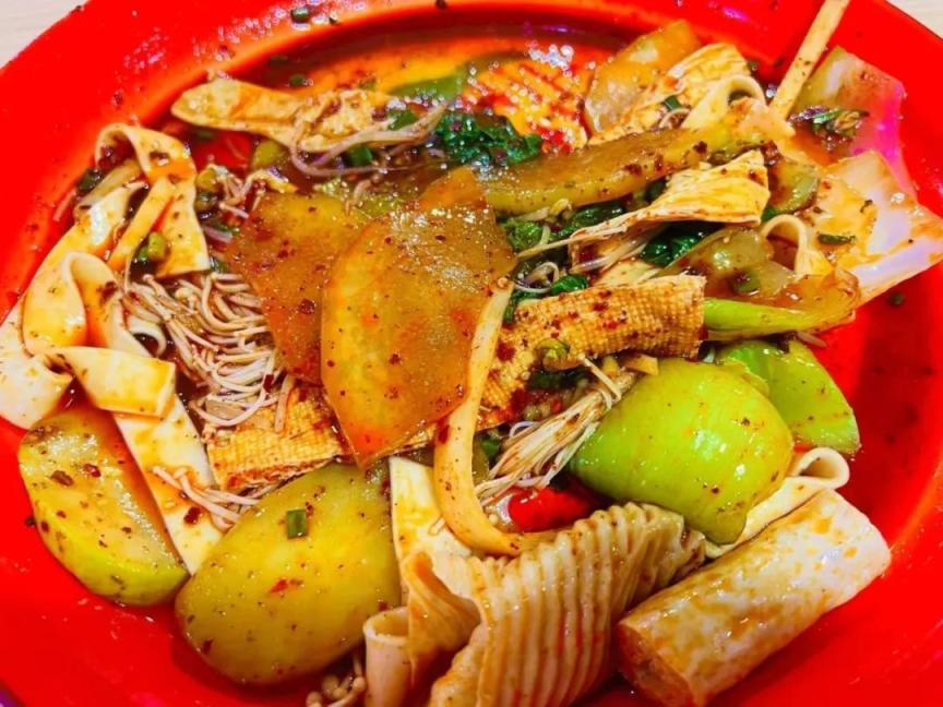 来自高校食堂里的"天水麻辣烫"不仅是对"天水麻辣烫"的认可更蕴含了学