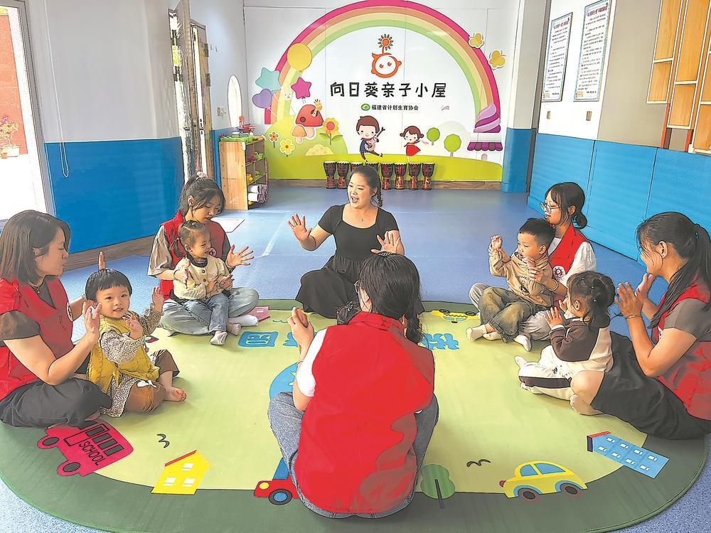 针对新手爸妈的带娃困惑,近期,福建省计生协会联合海峡都市报在智慧海