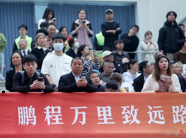 拥抱变革迎接挑战上海交通大学3300余名研究生毕业