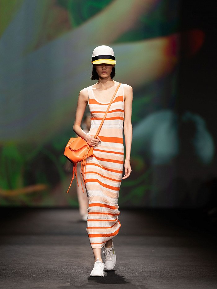 衣柜里永远缺的那一条裙子就在秀场上|2024秋冬上海时装周|上海时装周