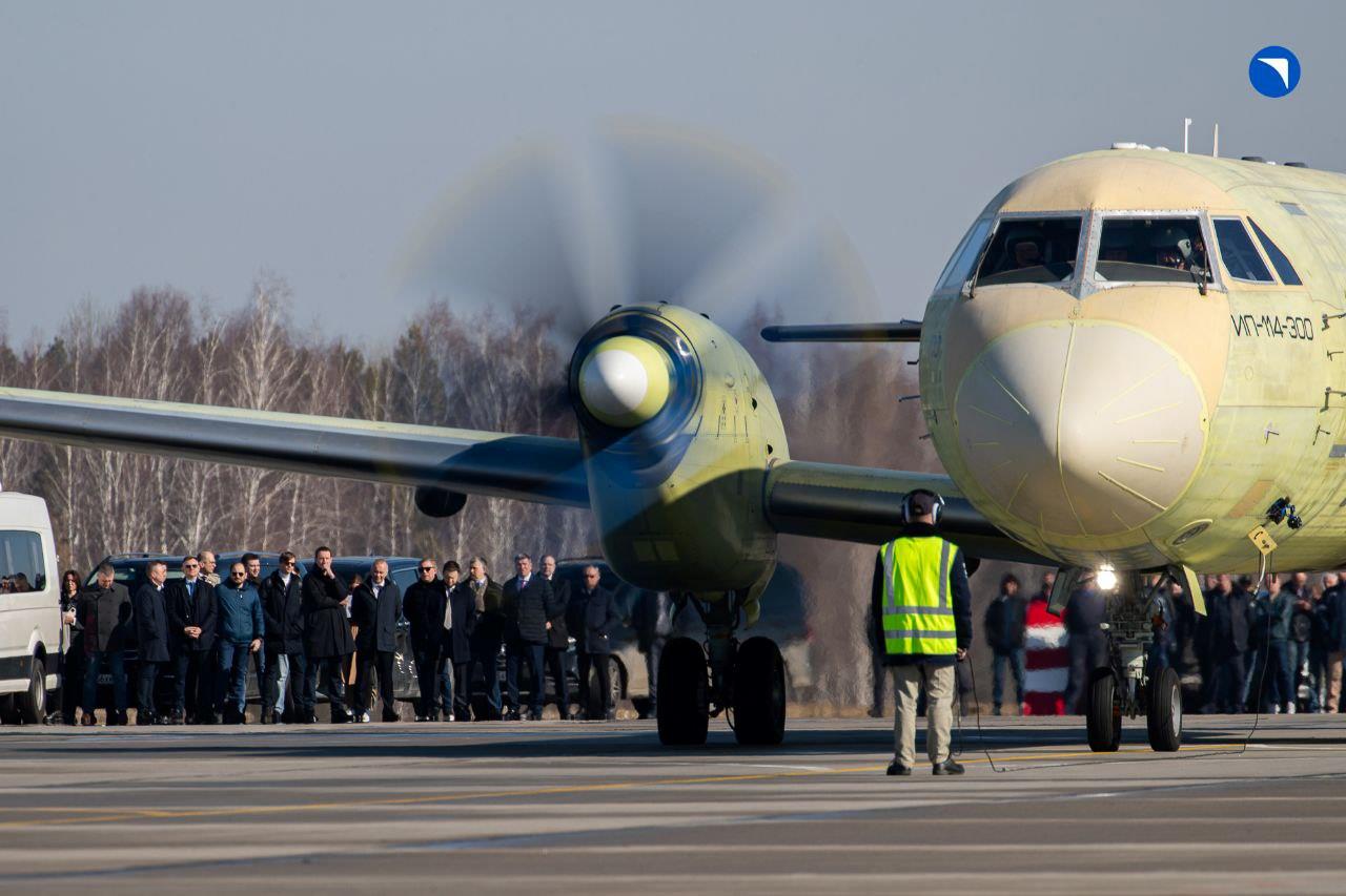俄罗斯伊尔-114-300型客机第二架测试机顺利首飞|俄罗斯_新浪财经
