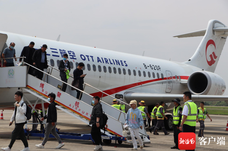 琼海博鳌机场迎来首架国产客机arj21|琼海市_新浪财经_新浪网