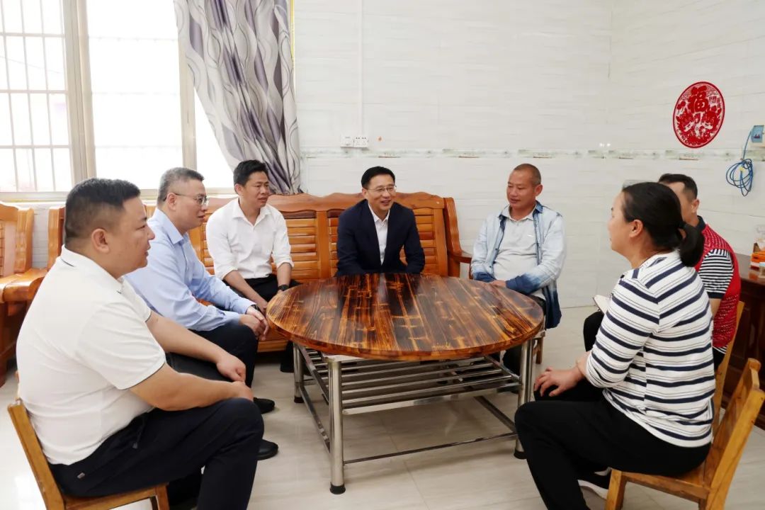 贺州市委书记李杰云到富川瑶族自治县调研