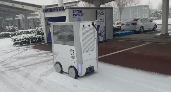 特别是今年春运期间,途乐充充电机器人的"抗冻性","底盘防滑性能","抗