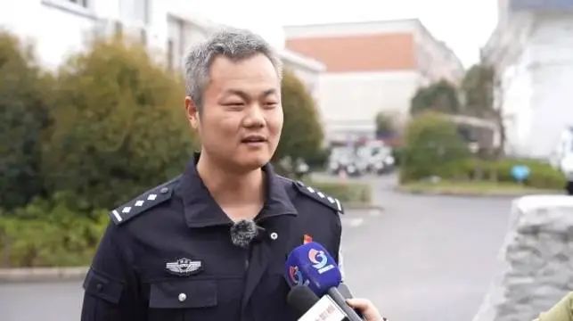 这位白发副所长,你真的35?