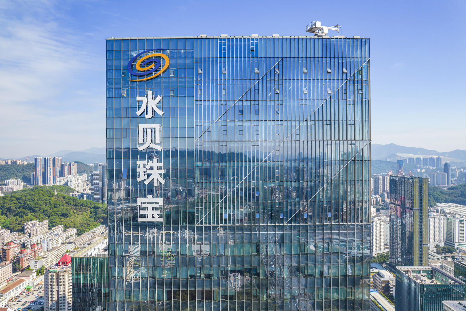 据了解,国内最大的黄金珠宝交易集散地——水贝国际珠宝交易中心就