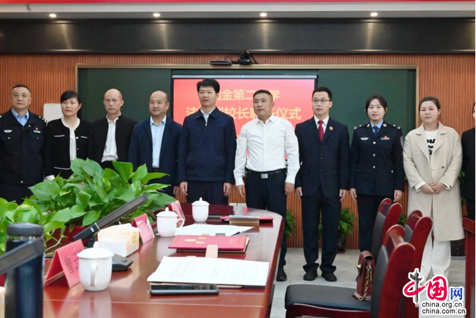 以法"护苗",江西瑞金68名法治副校长受聘上任_新浪财经_新浪网