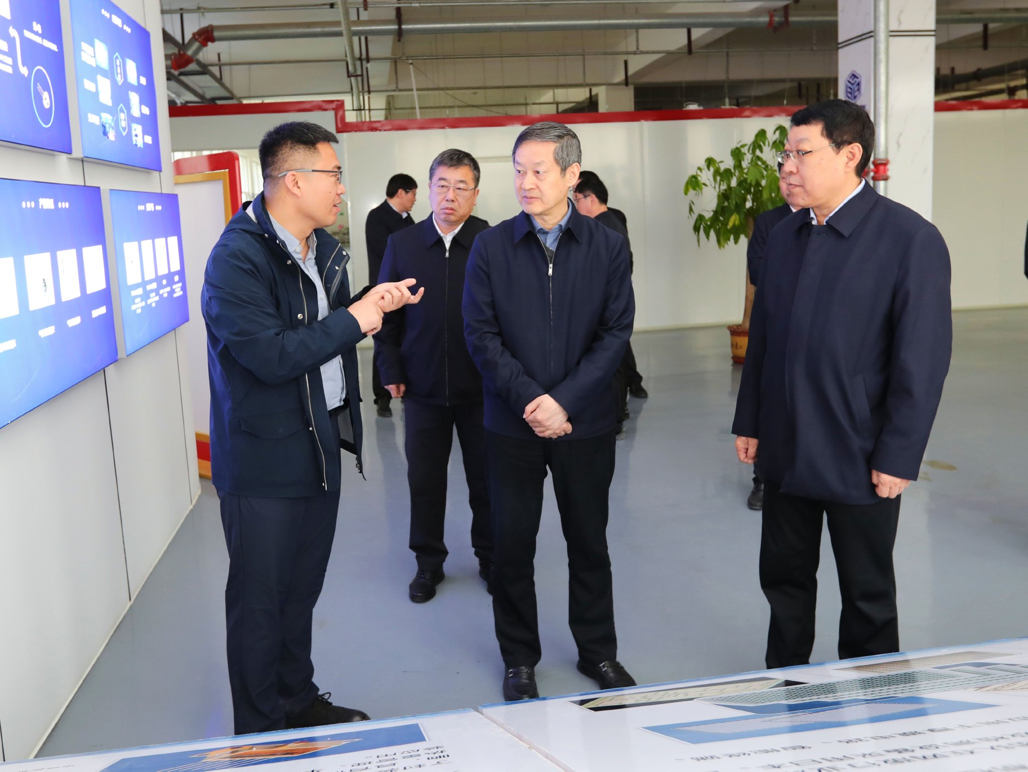 吴晓华到枣强县调研重点项目建设,省级和美乡村示范区创建工作_新浪