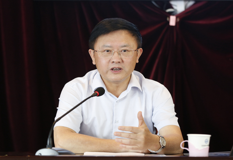 黔西南州人民检察院起诉指控:被告人韦圣福利用担任正安县委书记,遵义