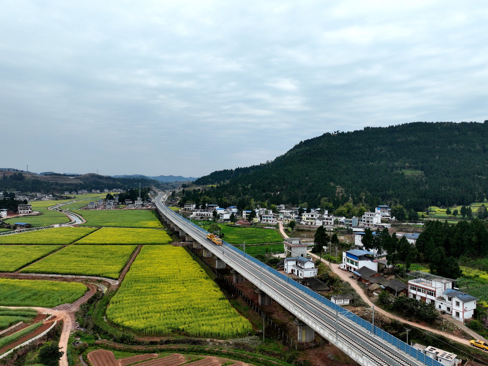 巴南高铁
