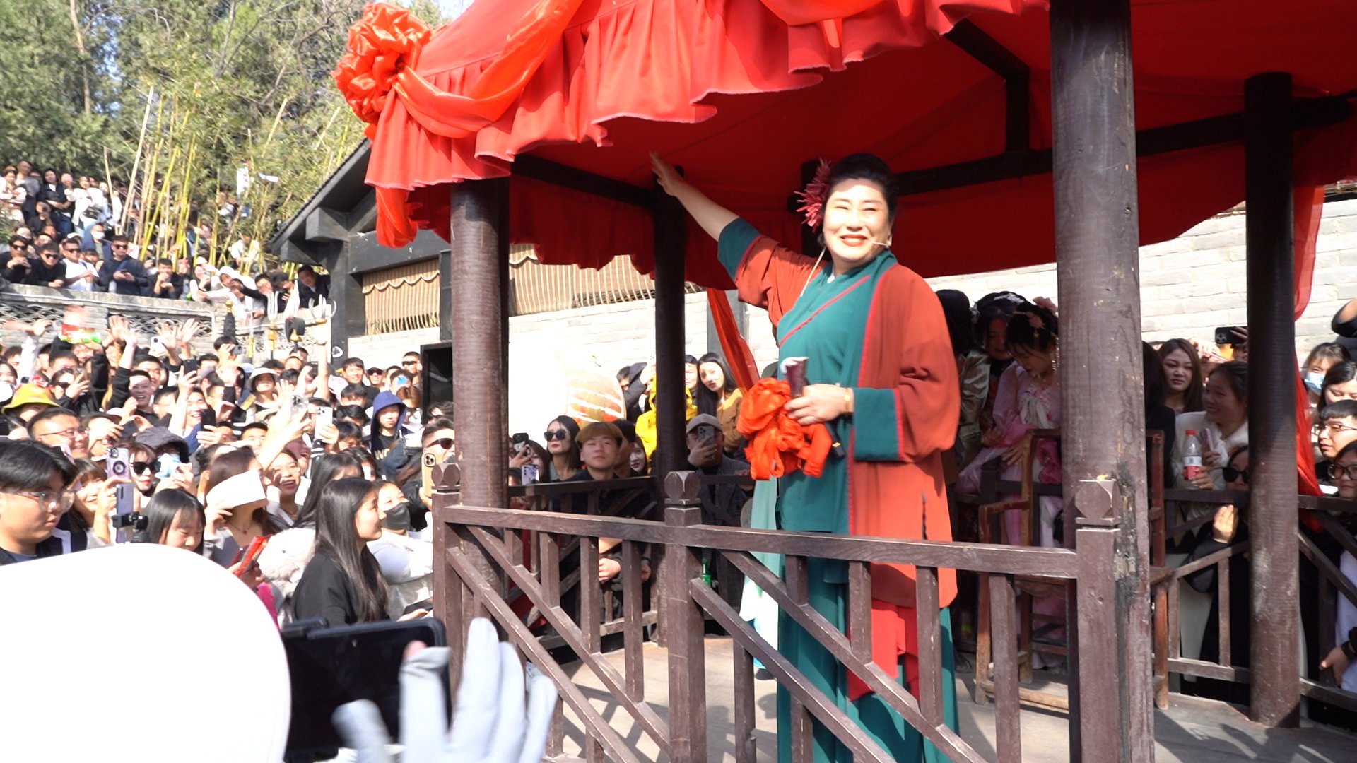 真诚交友!"王婆说媒"开启线下实名登记