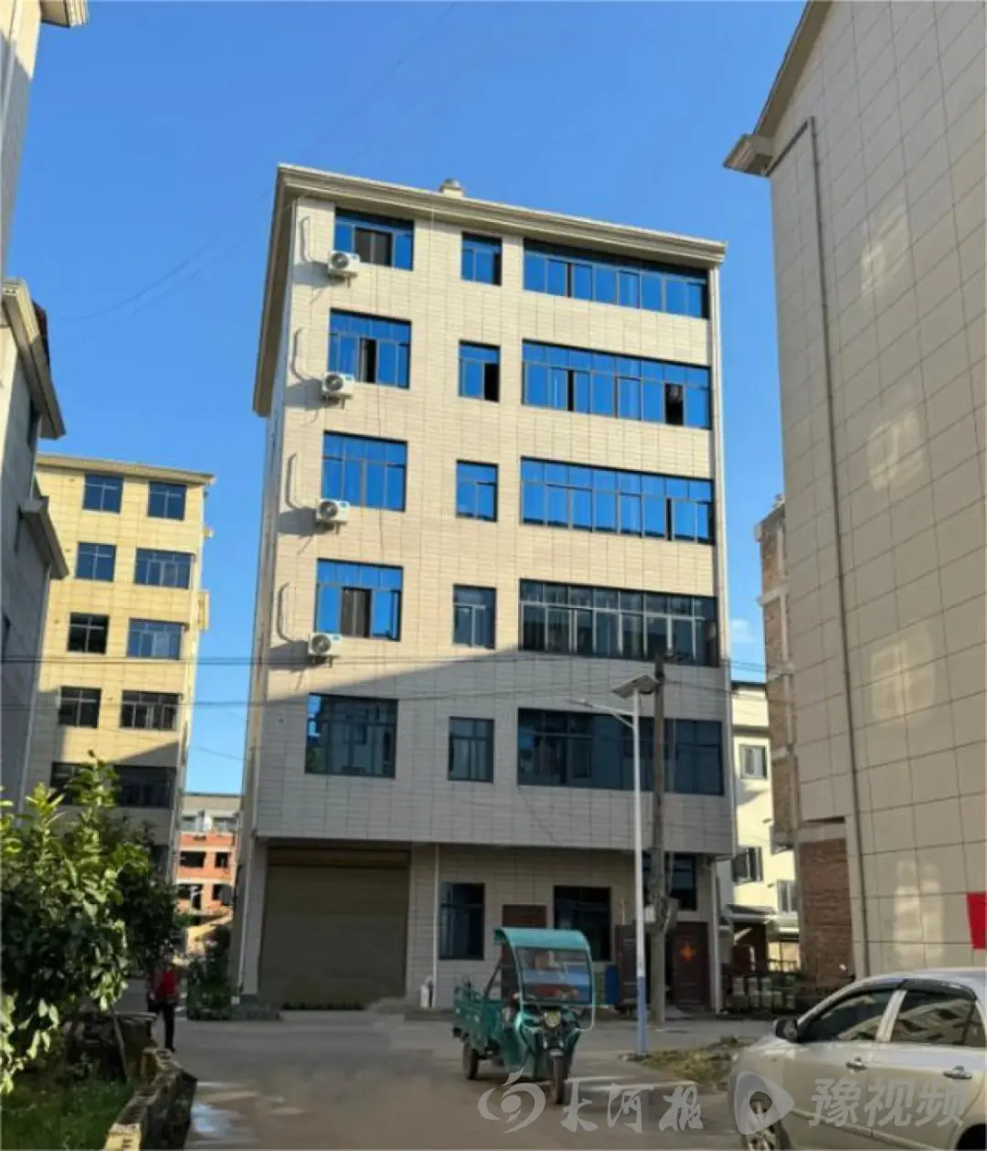 “提灯定损”事件中的自建楼 图源网络