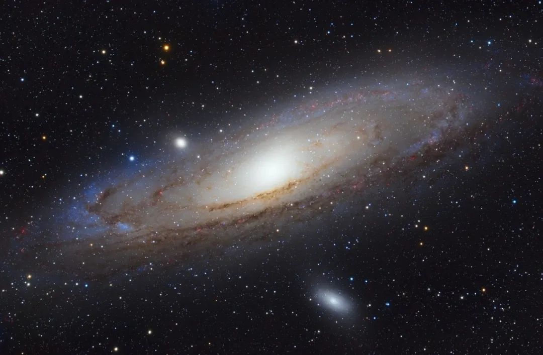 庞邦鹏 摄m81(左)和m82(右)星系,距离地球约1200万光年.庞邦鹏摄ic1