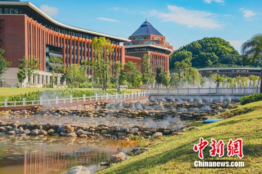人这一辈子,一定要去中山大学邂逅百年红楼!