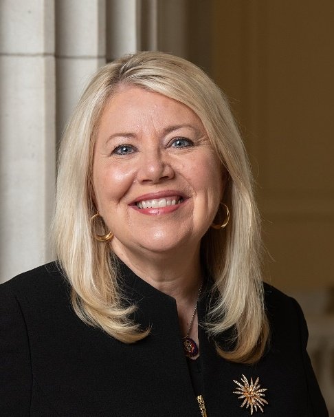 资料图:黛比·莱斯科时任众议员肯61巴克对辞职的原因直言不讳,"这