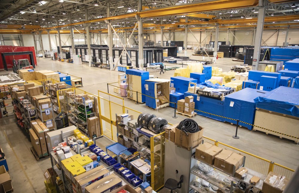 这是3月18日在匈牙利比奥托尔巴吉拍摄的蔚来能源欧洲工厂内部.