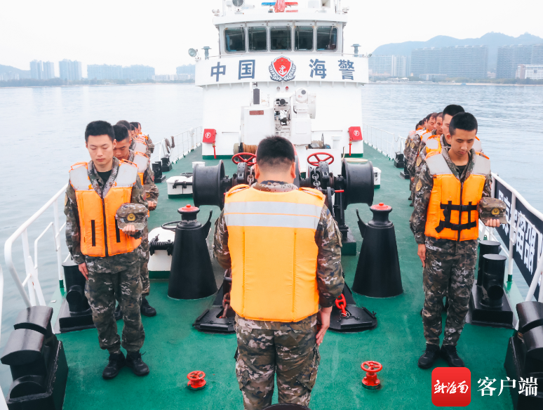 海南三亚海警局组织各级开展清明祭扫活动:清明祭英烈 海上缅忠魂
