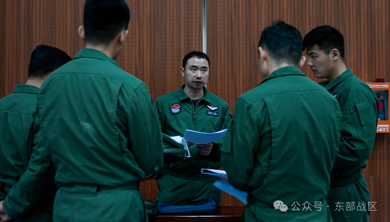 部队拉得出,打得赢飞行人员整装待命,确保一声令下细化各项保障预案