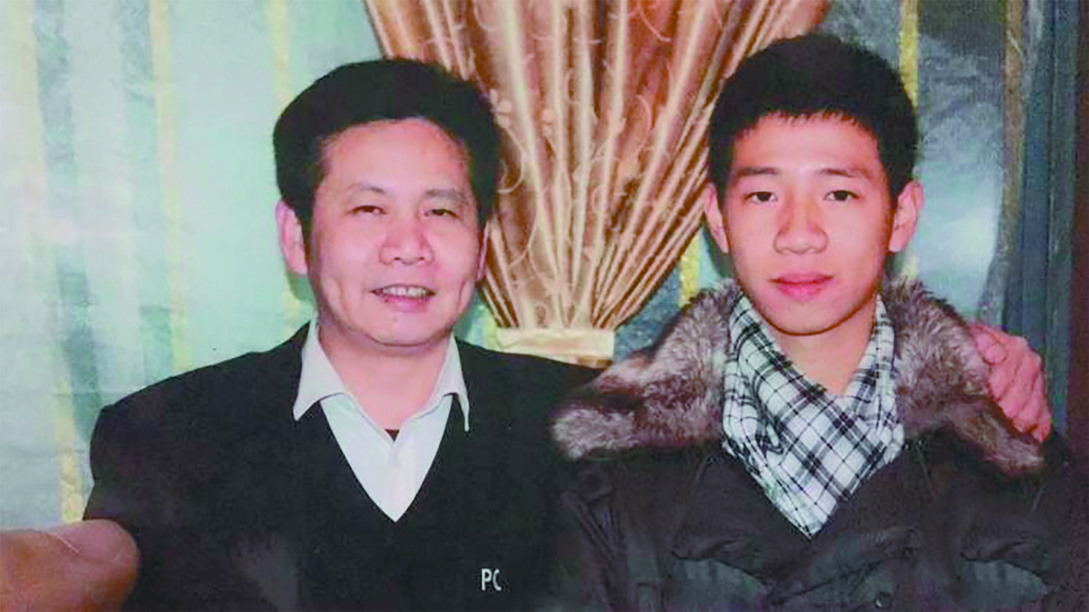 爸爸,我戴着您的警号继续前行……|民警_新浪财经_新浪网