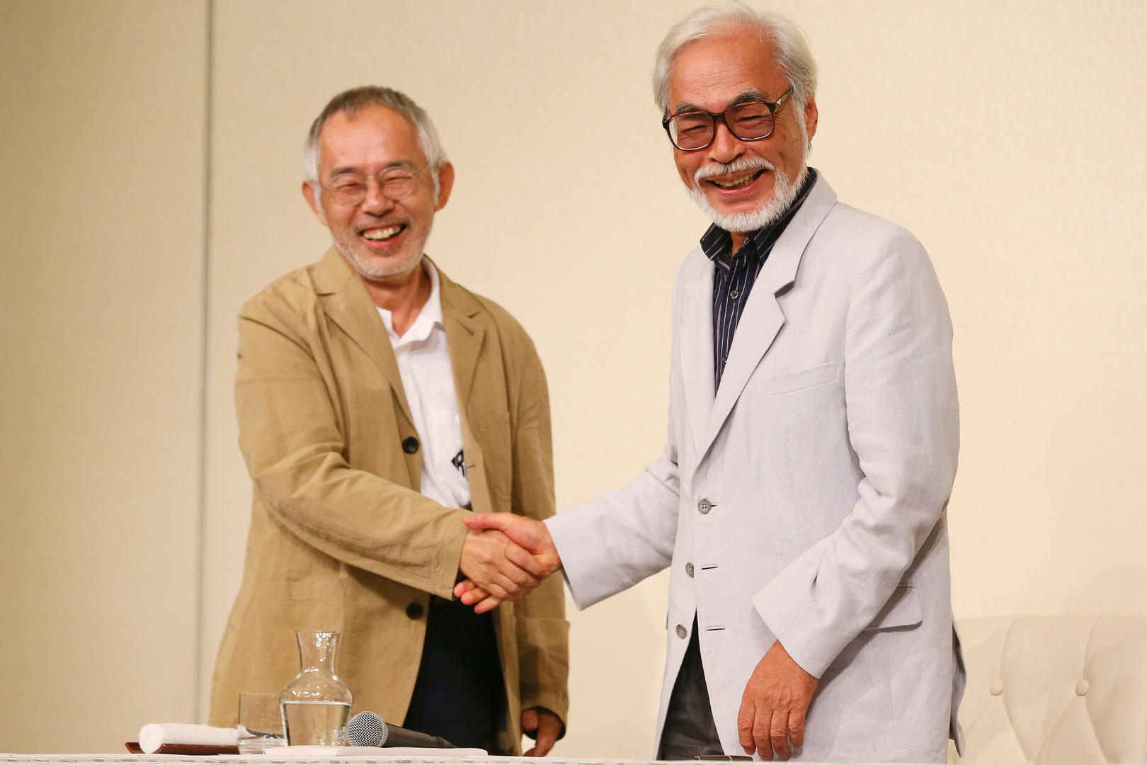 铃木敏夫（左）与宫崎骏（图据视觉中国）