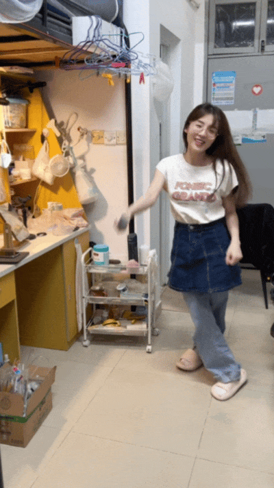 一个脚滑就摔倒