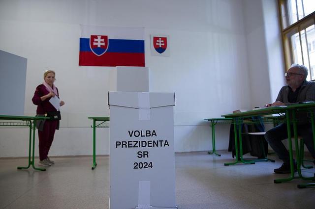 △当地时间4月6日，斯洛伐克一处投票站
