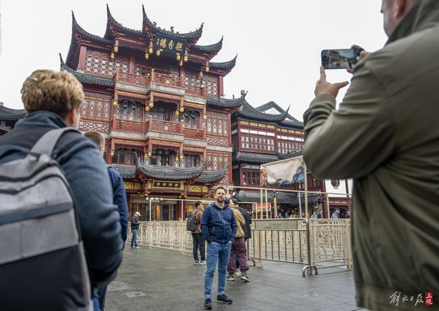 下邮轮逛豫园,免签后最大单体入境旅游团抵沪|上海市_新浪财经_新浪网