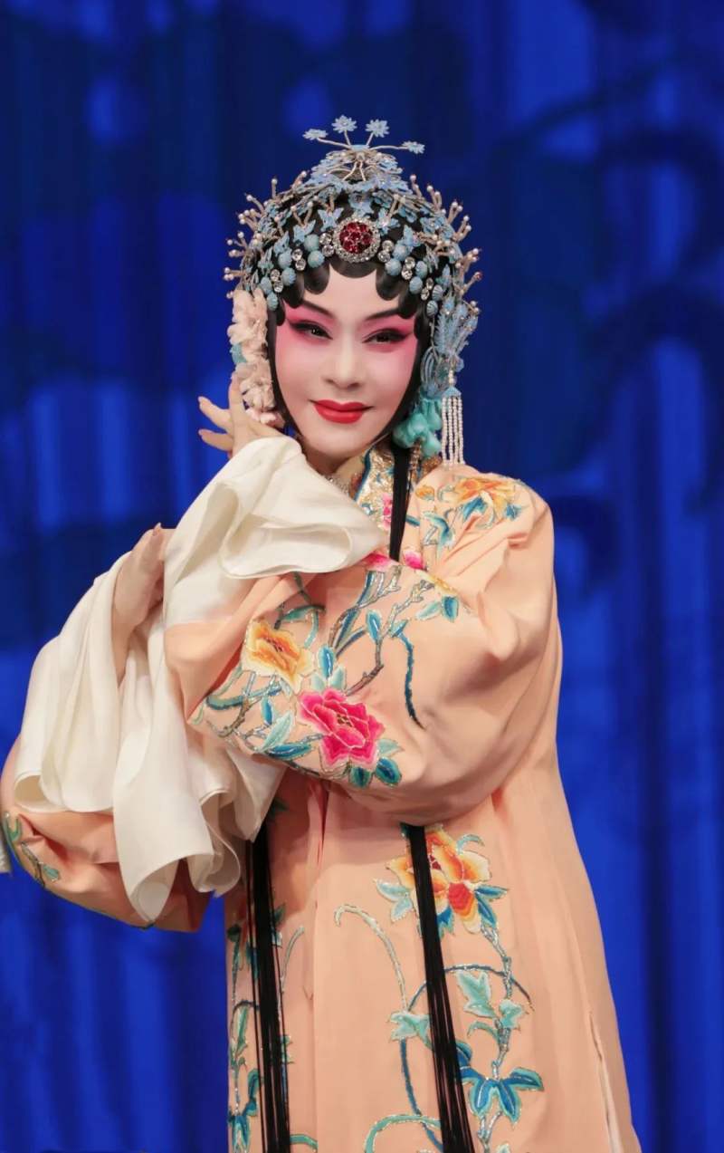 《锁麟囊》是"四大名旦"之一程砚秋先生的代表作.