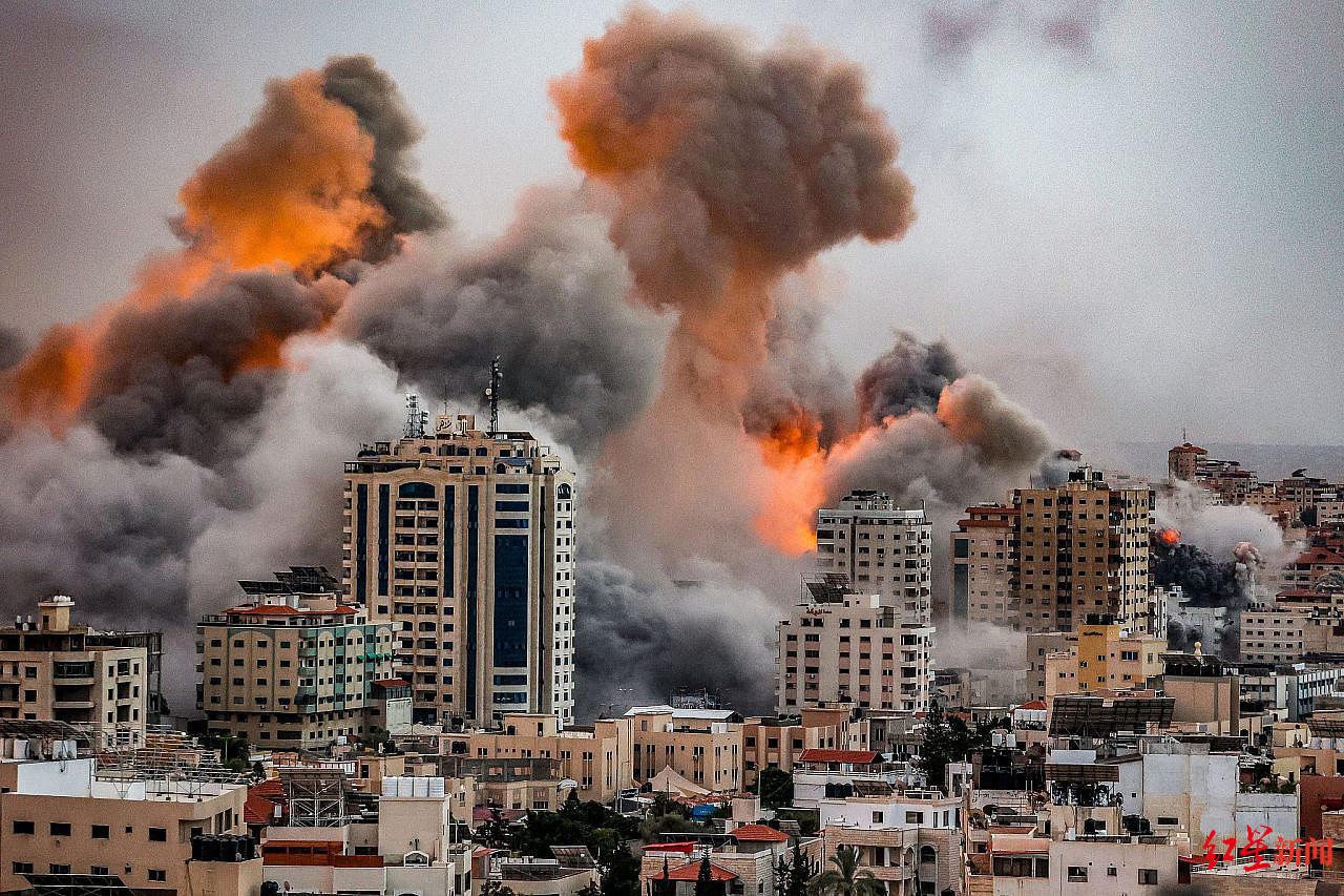 ▲以色列空袭加沙，产生火光和浓烟