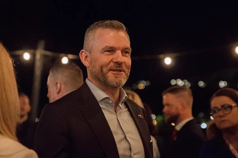 他当选总统,"支持俄乌和谈"|斯洛伐克_新浪财经_新浪网