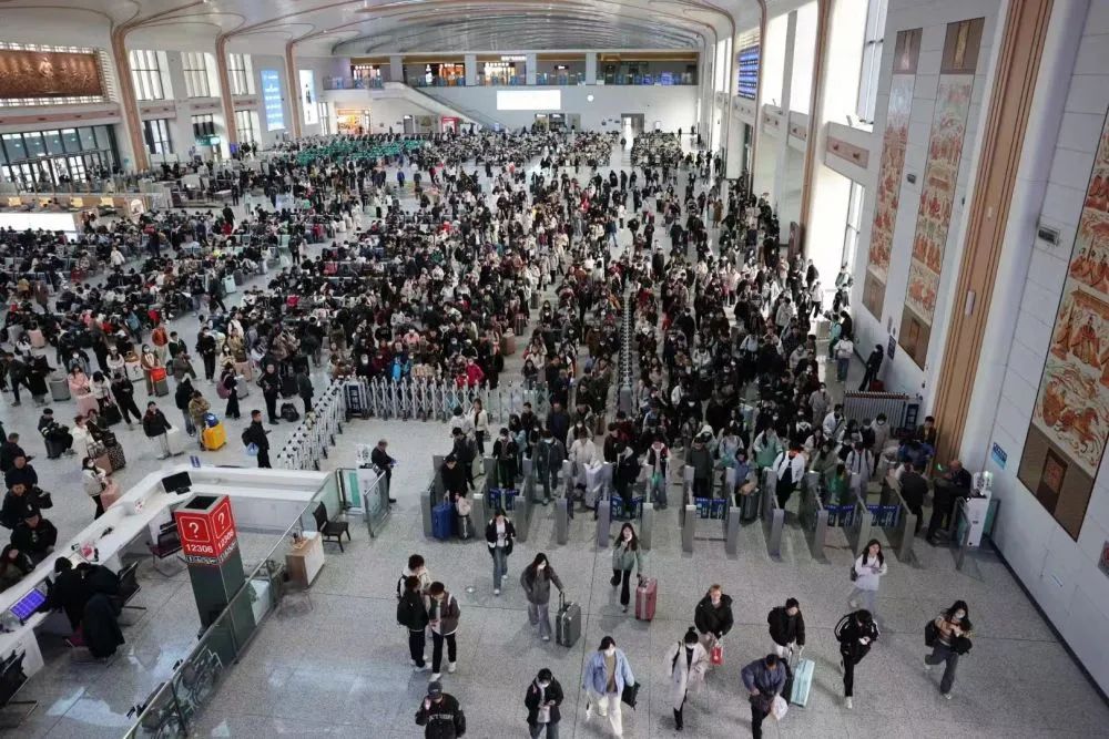 假期期间的淄博火车站候车大厅.淄博市张店区委宣传部供图