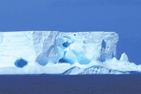 南极大陆威德尔海的海上冰山。新华社资料图片