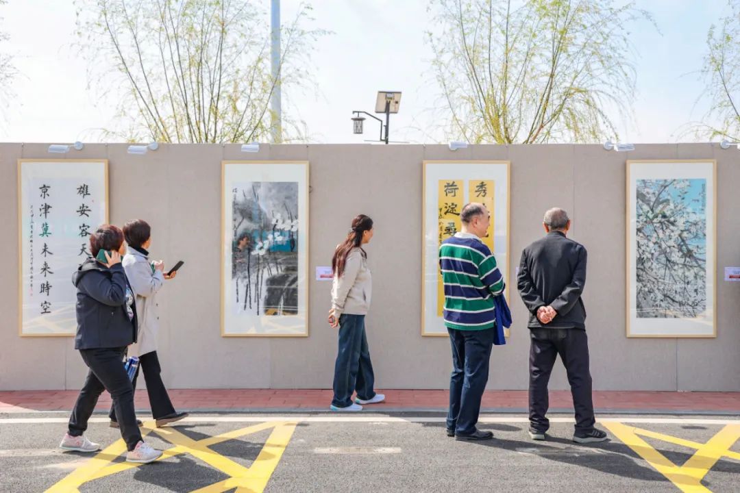 漫步园内,马蹄湾村党支部书记赵兰平告诉记者,20世纪80年代,村里开始