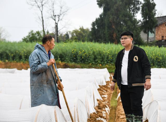 这届年轻人开始喜欢种地|崇州市_新浪财经_新浪网