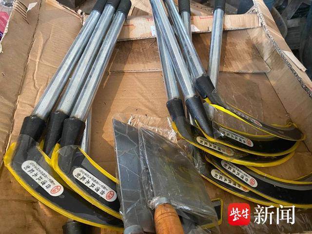 打铁是一种原始的锻造工艺,盛行于上世纪八十年代前的农村.