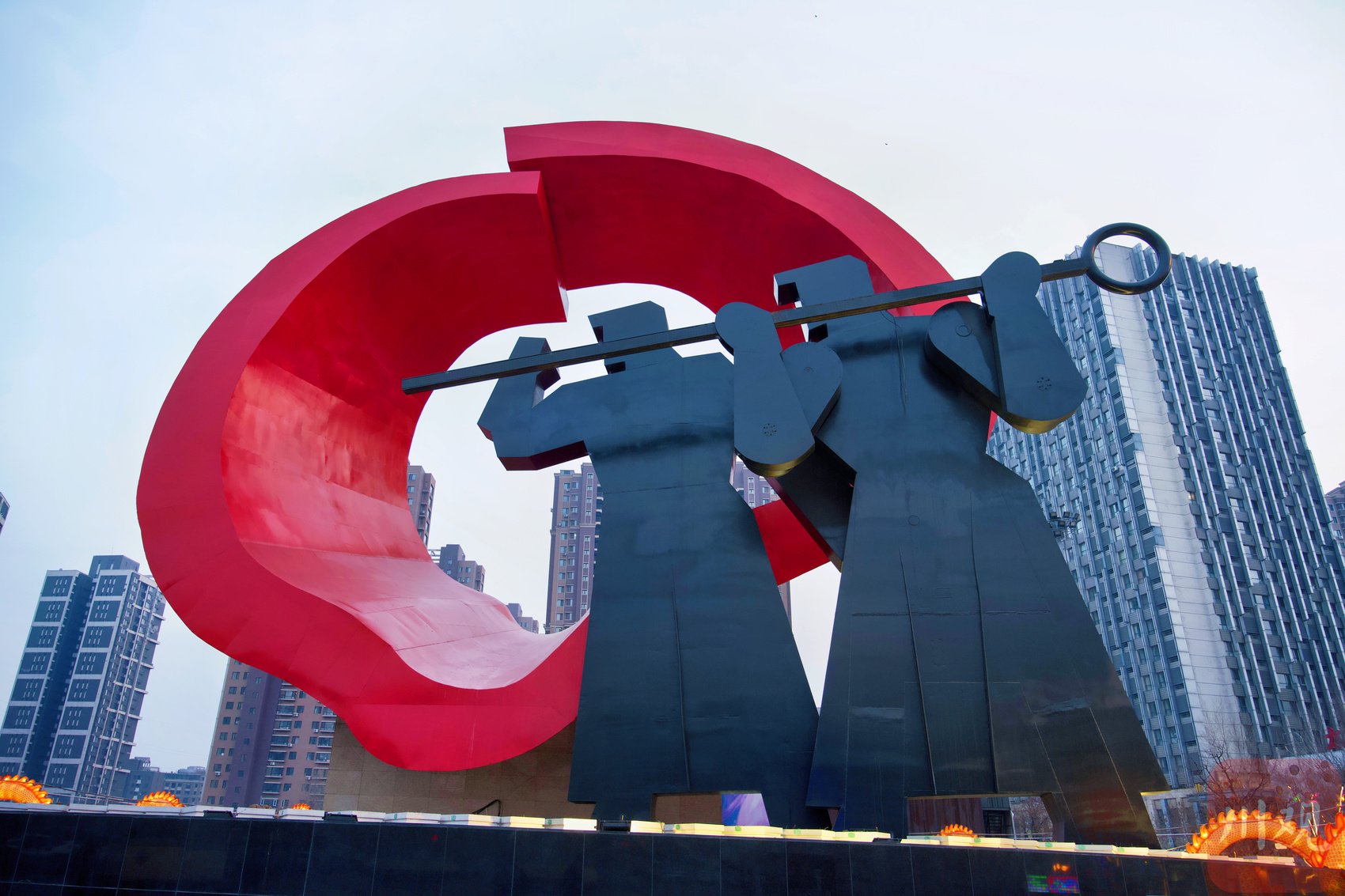 寻链·新质生产力十城演义丨记者观察:沈阳机器人的"重"与"轻"|沈阳市