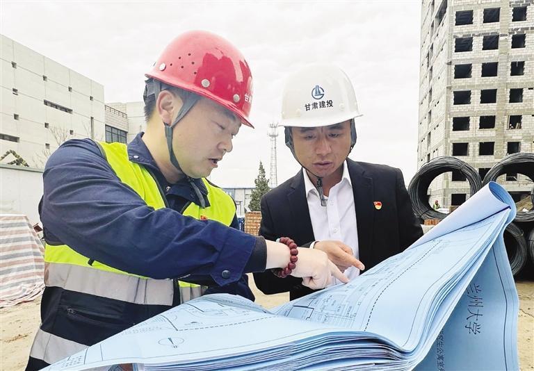 近日,第四期全市乡镇街道党(工)委书记工作交流会召开,在基层党员干部