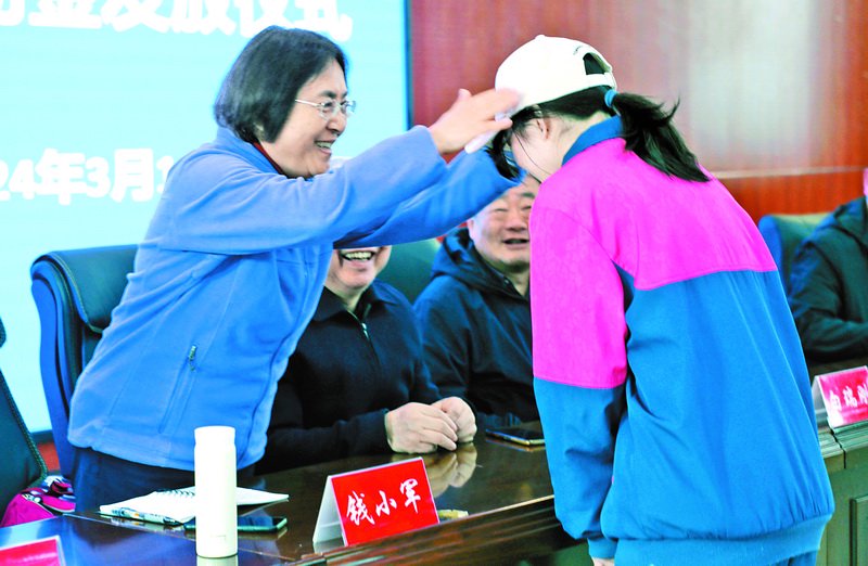 这场精英与"精英"的对话_新浪财经_新浪网