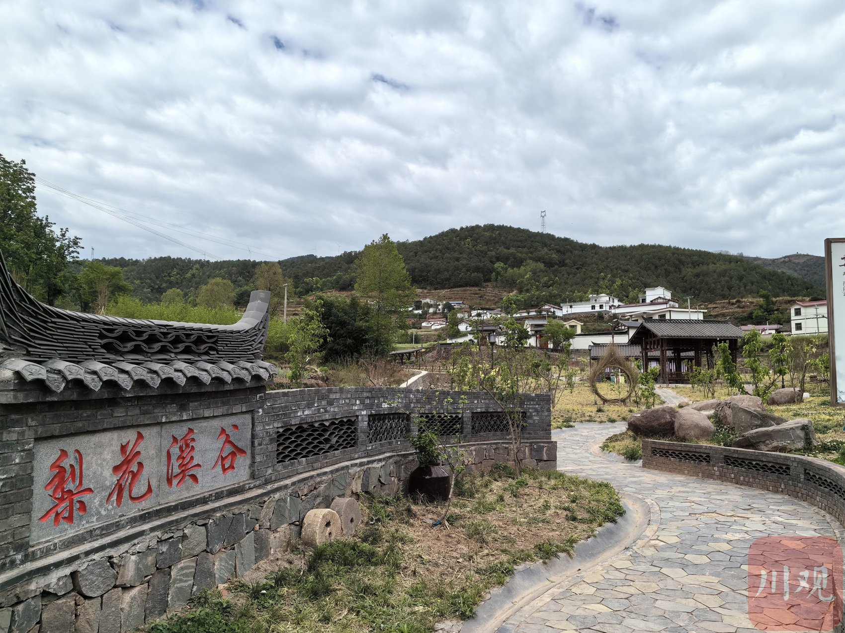 喜德县且拖村. 燕巧 摄