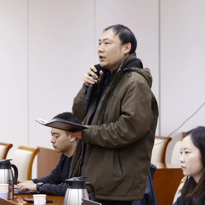 市场监管总局广告监管司市场稽查专员谷保中:这个问题由我来回答.