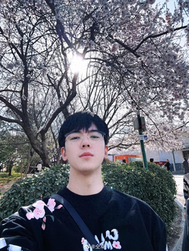 被工作室发文公开讨债,盘点仝卓商业版图:名下传播公司拟注销_新浪财