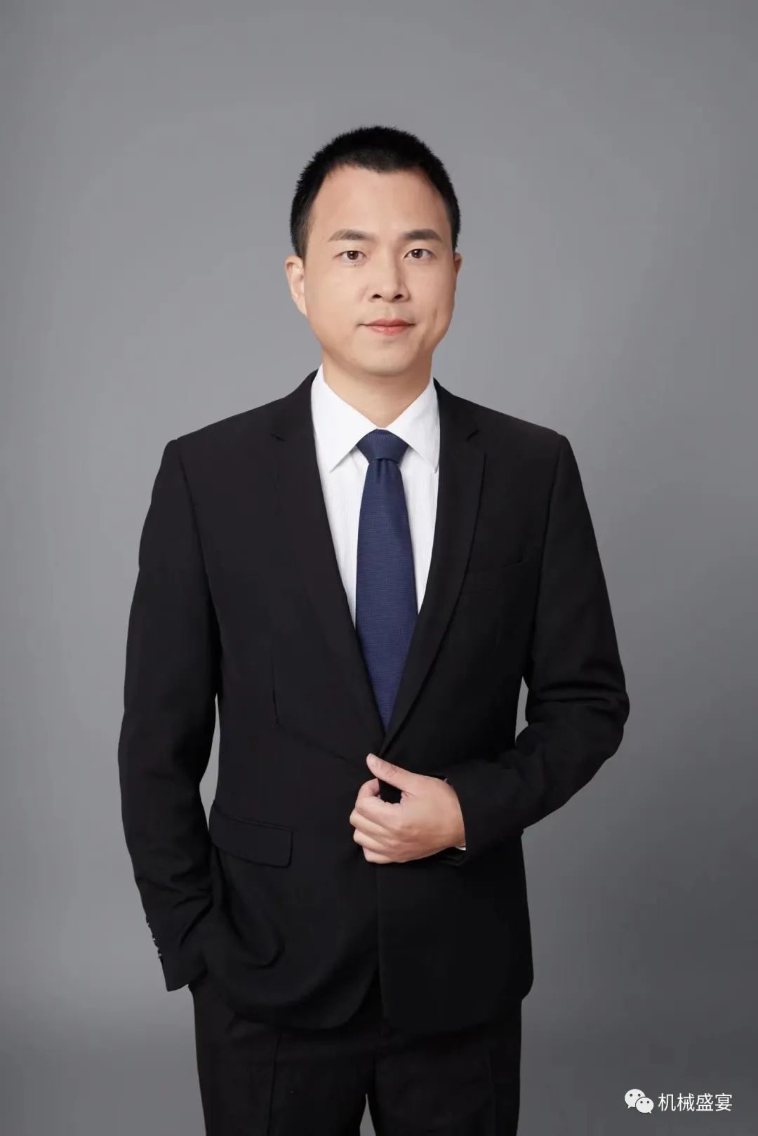 硕士毕业于南开大学世界经济专业,本科毕业于南京航空航天大学飞行器
